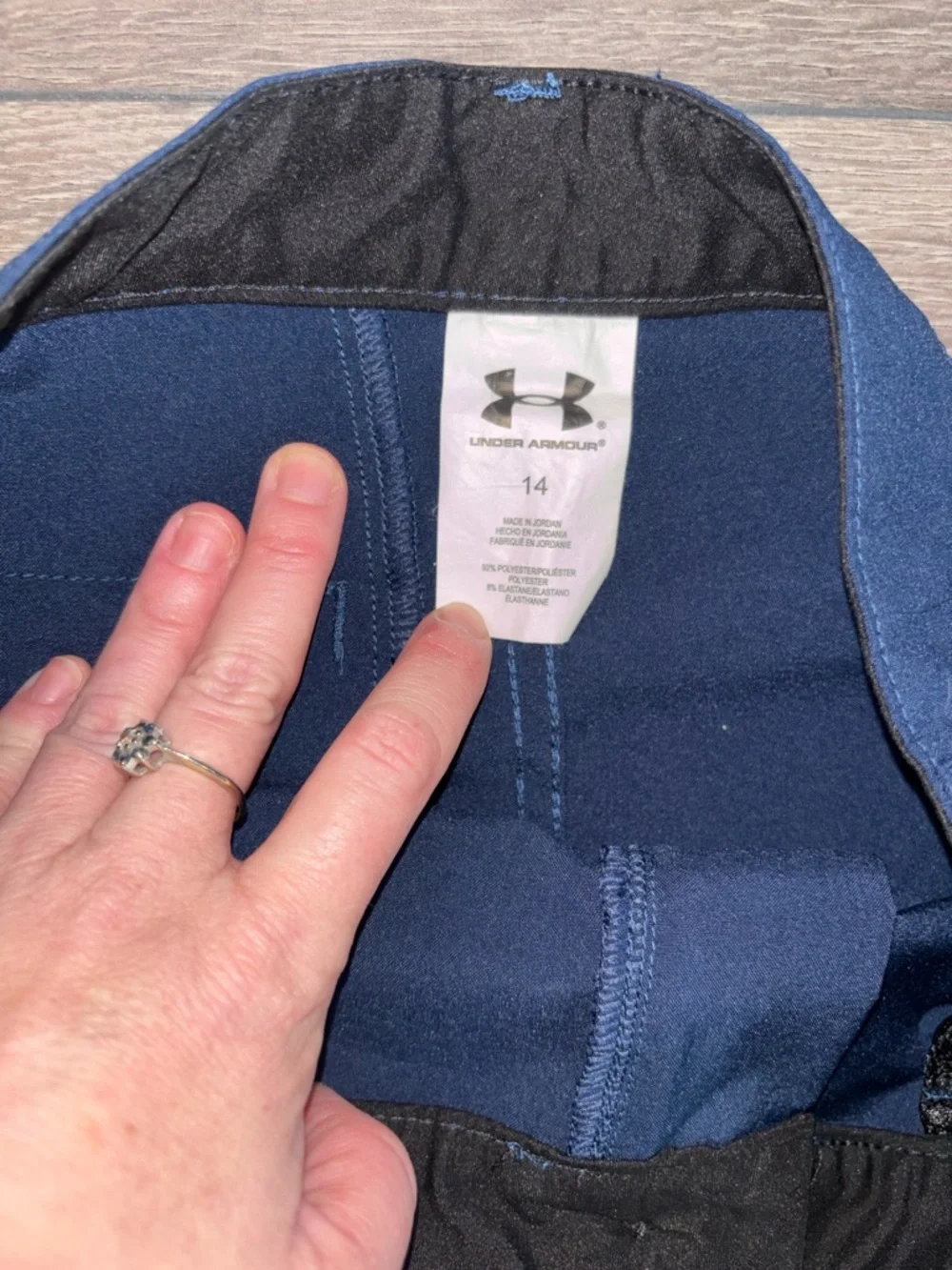 Under Armour Boys Sz 14 Navy Performance Shorts - Picture 3 of 4